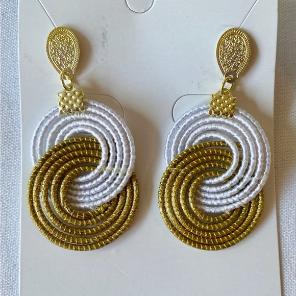 Rare Golden Grass Earrings - Picture 13 of 14